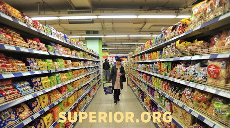 Shopper and grocery aisle